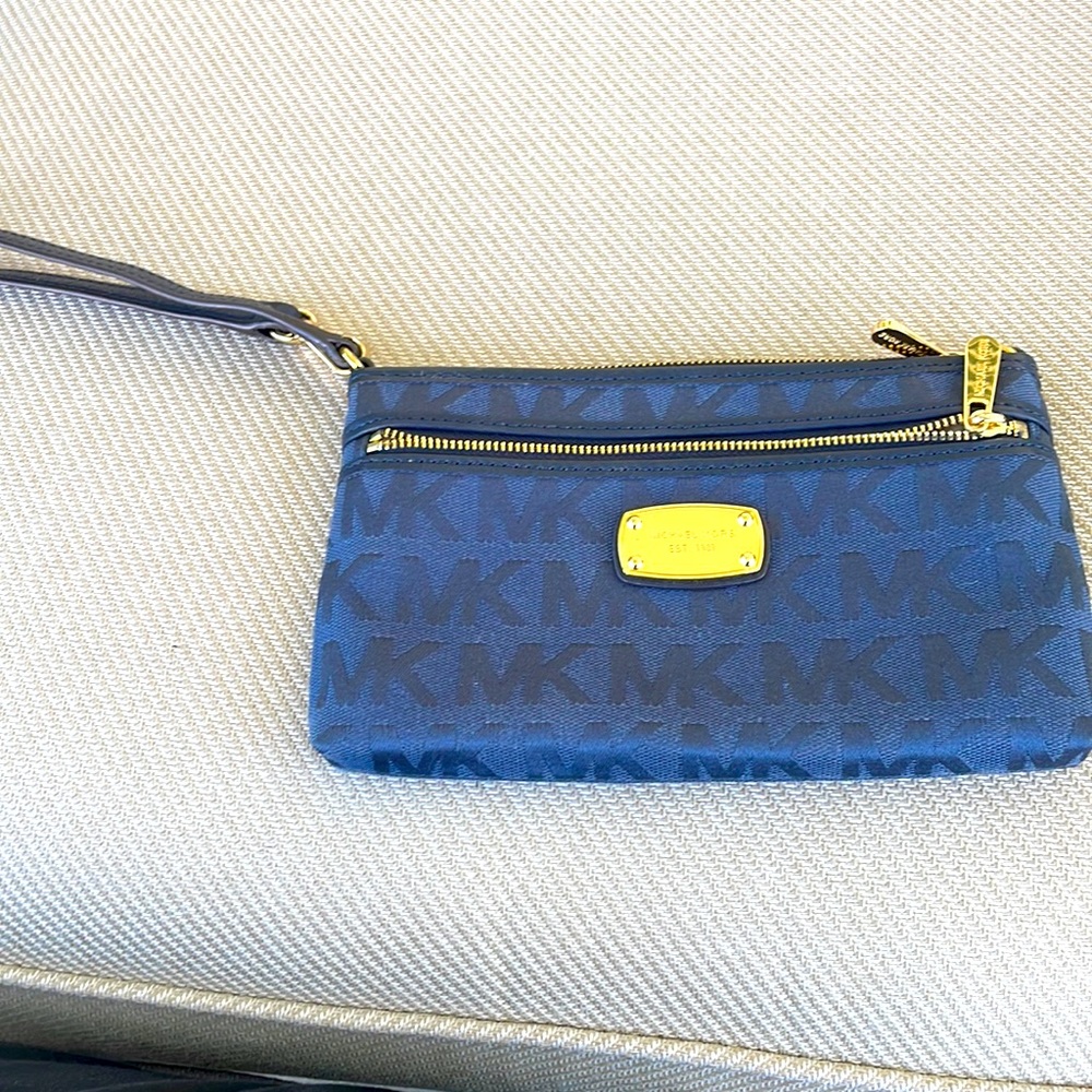 Michael Kors Navy Blue wristlet in Fantastic Condition! Smoke Free Home!
